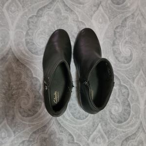 CLARKS  ANKLE BOOTS 10 W